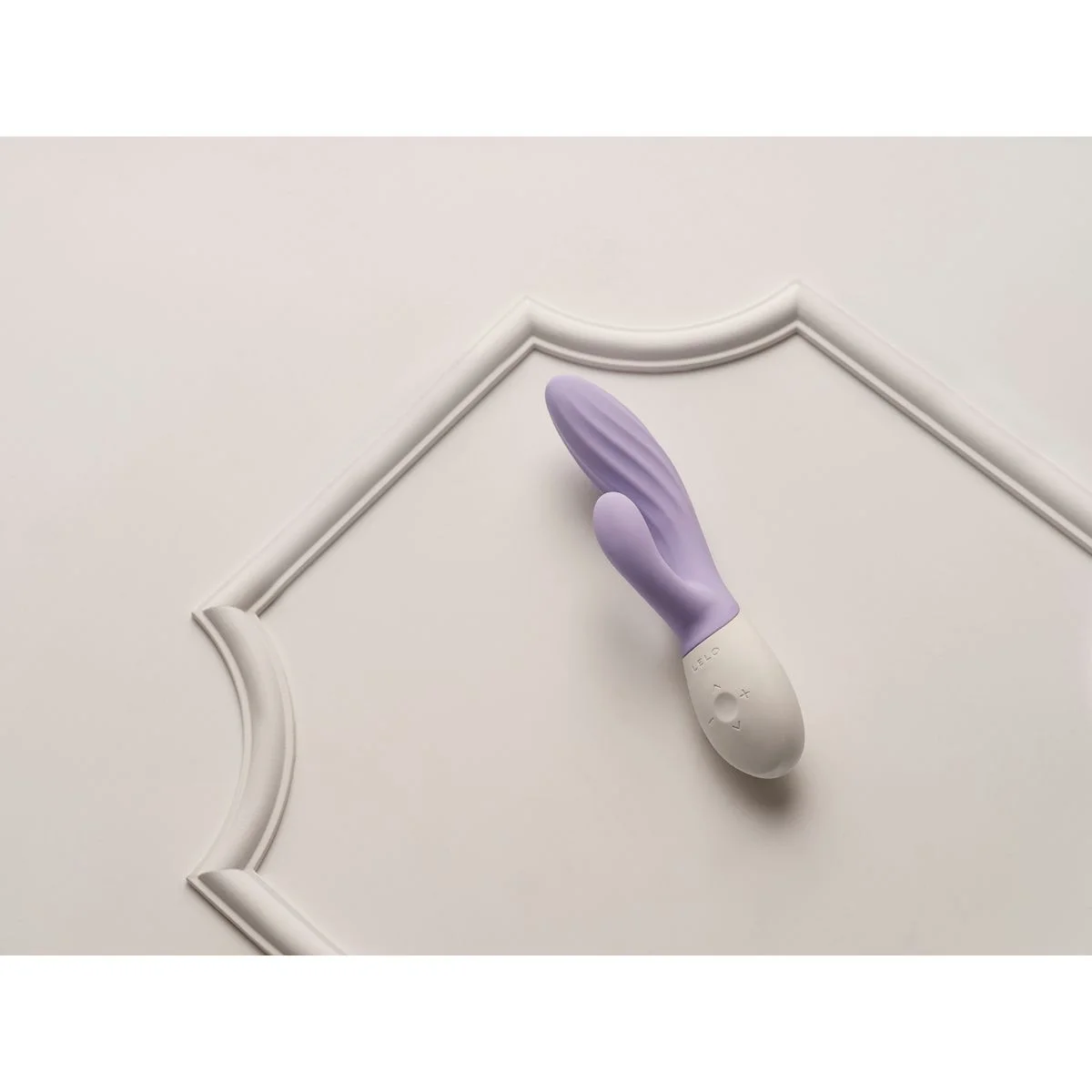 LELO - INA Twist Dual-Action Massager - Soft Pink