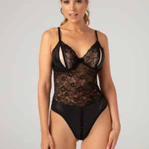 Christine - Wetlook Body Vesper